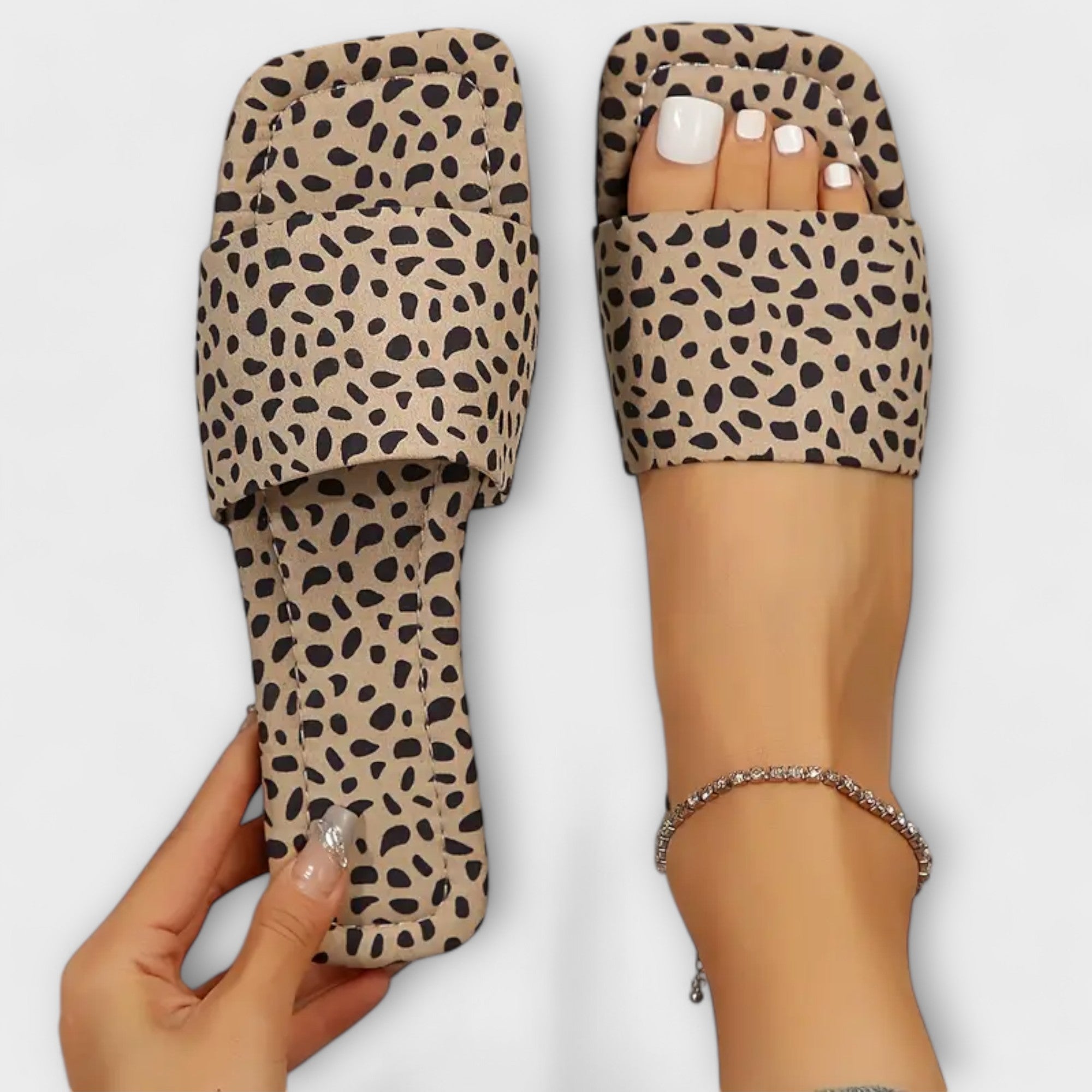 Chaussons plats avec imprimé léopard