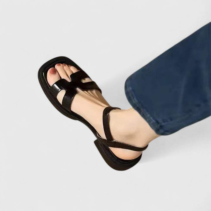 Deliane - Elegante flate sandaler