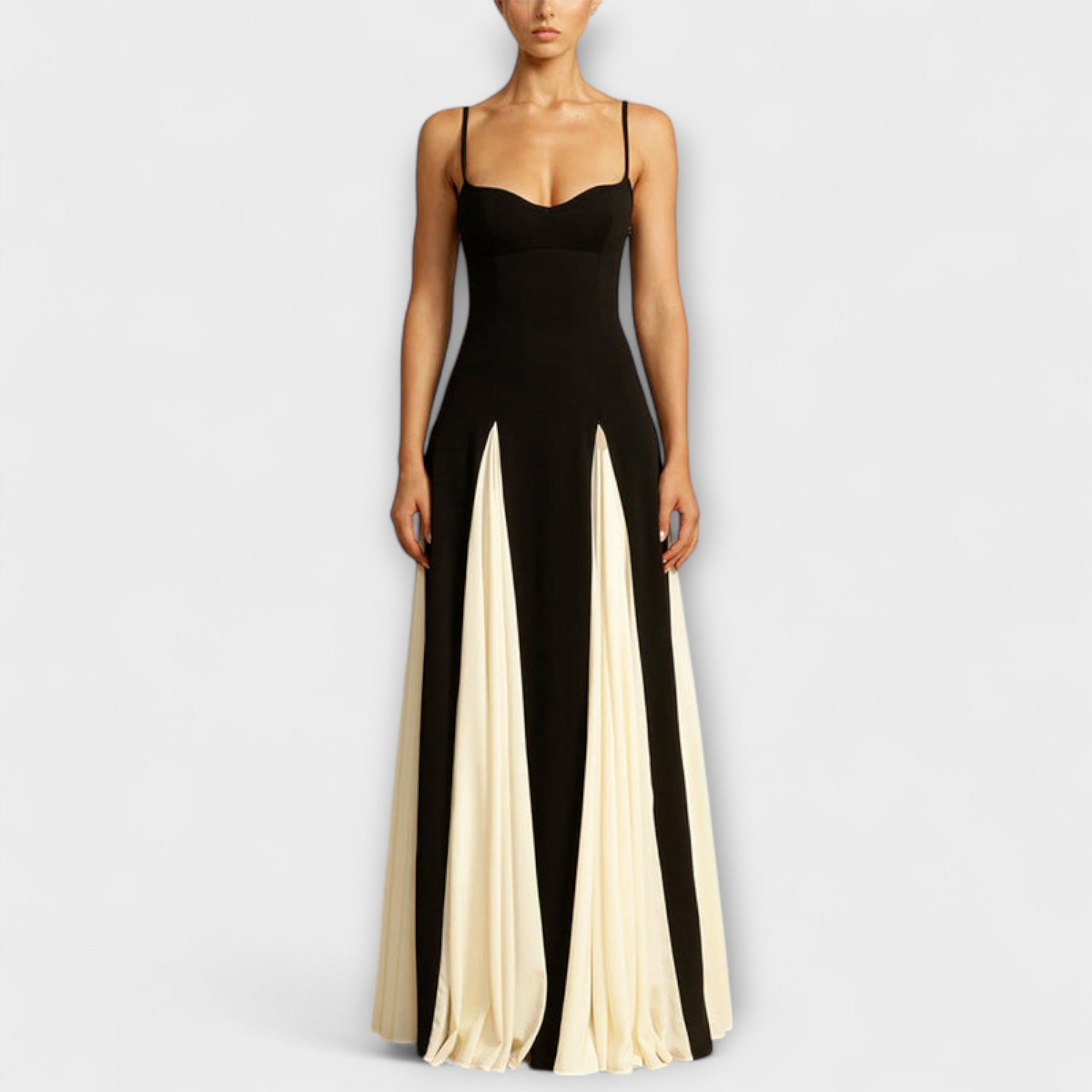 Ember - Klassisk Elegance A-linje Maxi Kjole med Tylpaneler